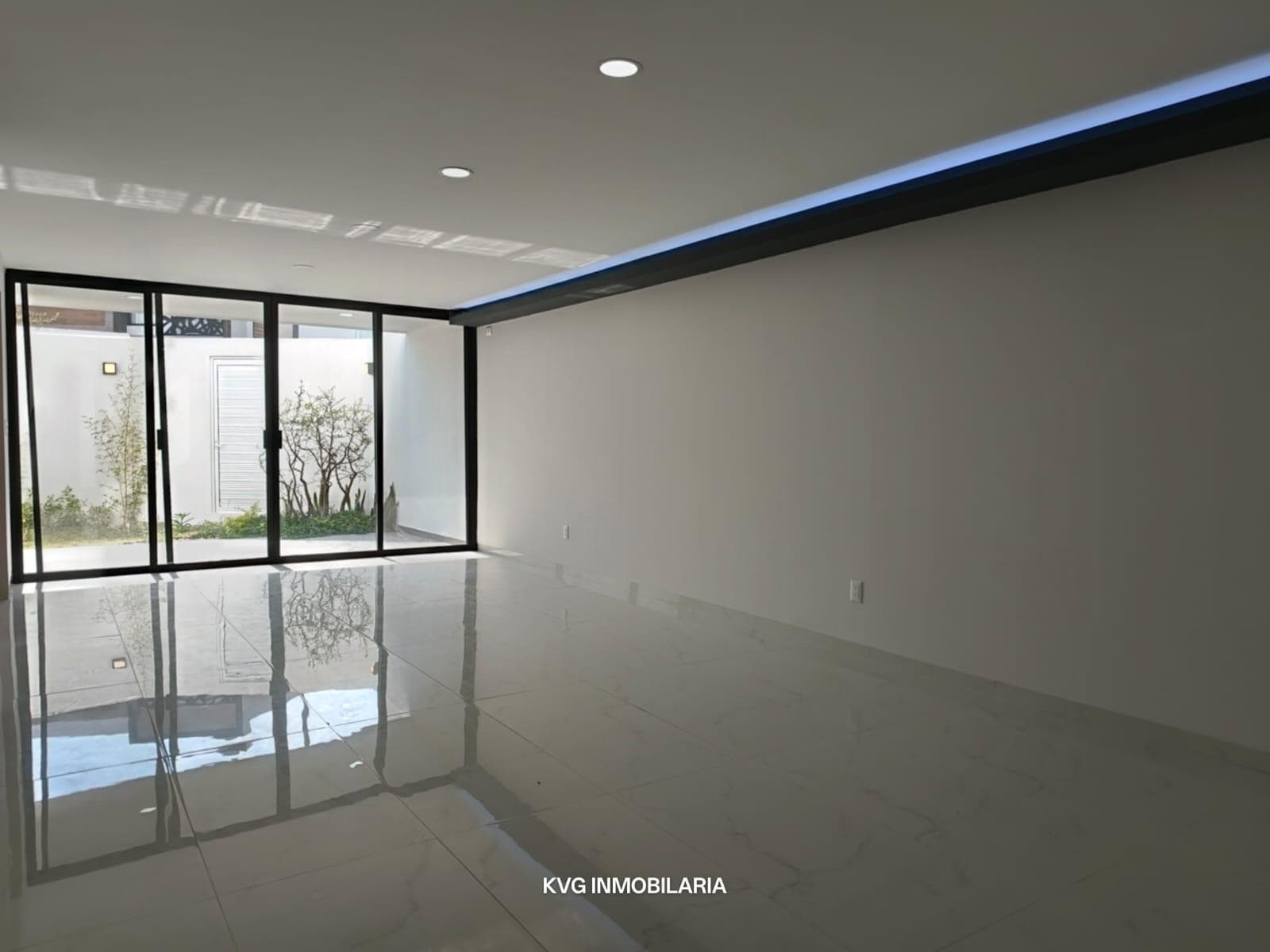 House for sale, 500 meters from Chedraui in the exclusive Cascatta neighborhood, Lomas de Angelópolis, Puebla