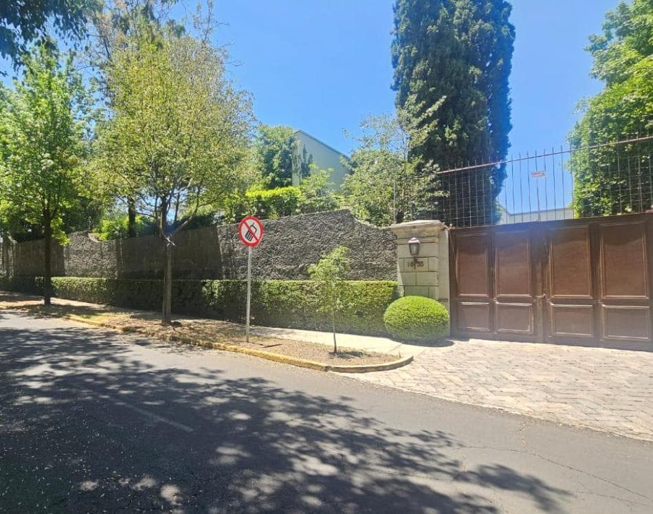House for sale on Paseo de la Reforma, Parque Vía Reforma, Colonia Lomas de Chapultepec, Mexico City