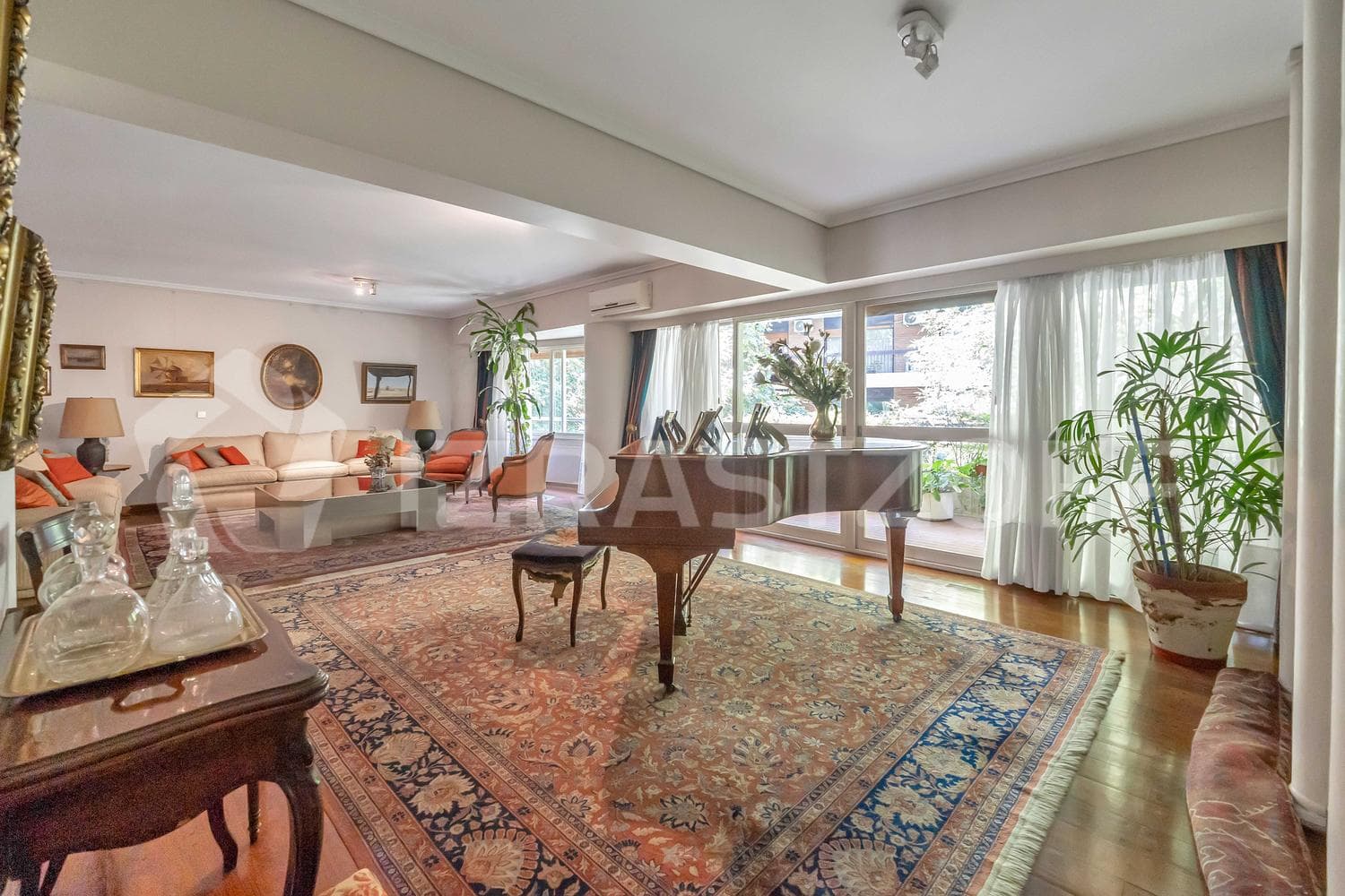3-Bedroom Apartment with 2 Parking Spaces in Recoleta for Sale