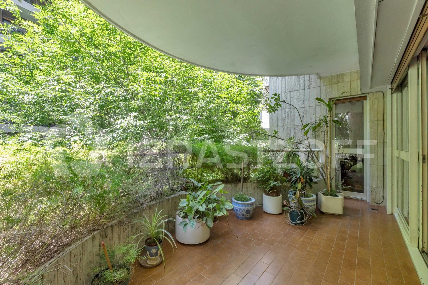 3-Bedroom Apartment with 2 Parking Spaces in Recoleta for Sale