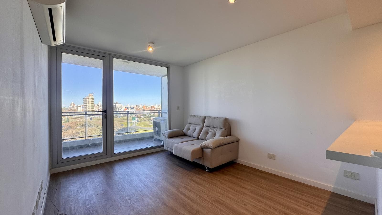 Apartment for sale in Torre Arealis with a garage