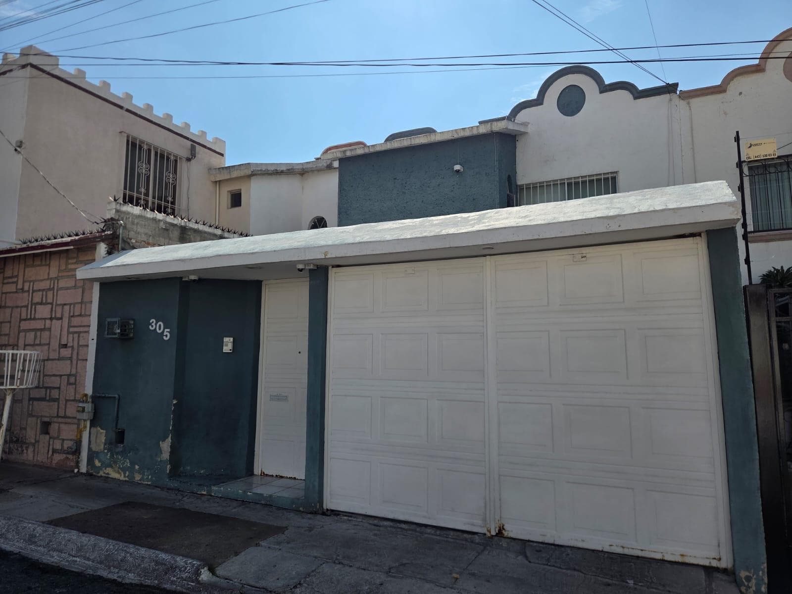 House in Plazas del Sol, Section 2