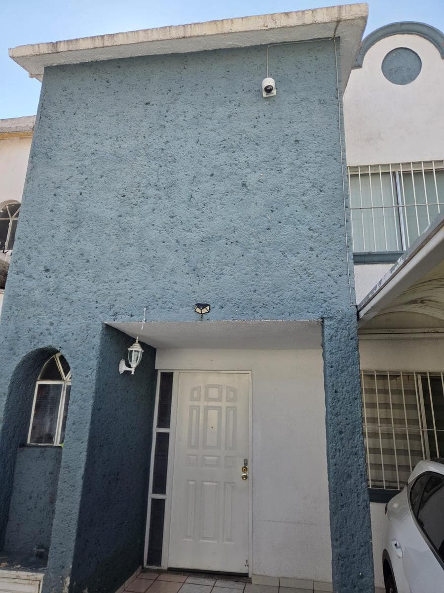 House in Plazas del Sol, Section 2