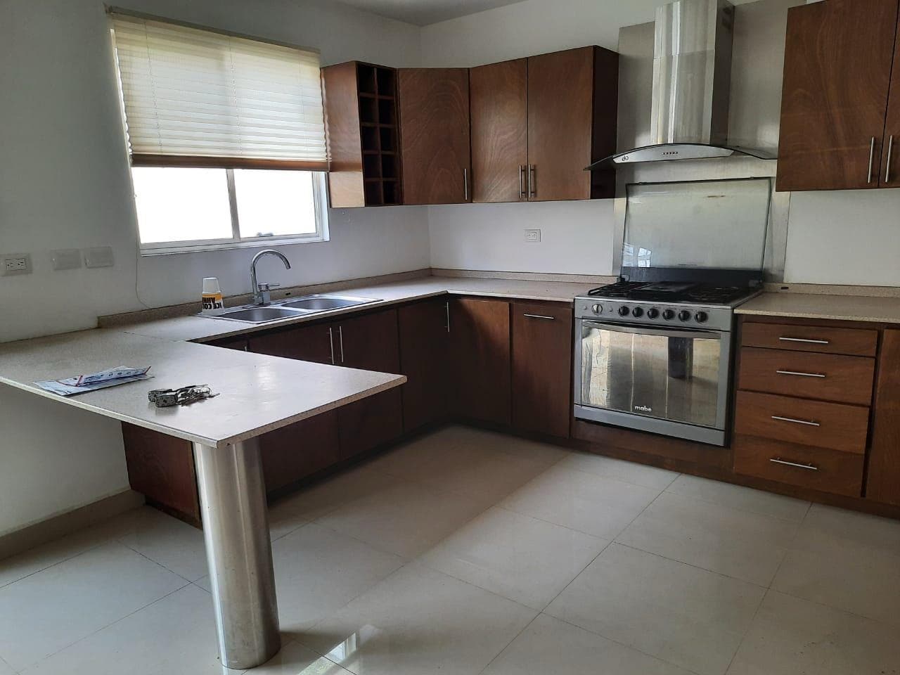 HOUSE FOR RENT IN THE ANAHUAC MADEIRA ESCOBEDO NEIGHBORHOOD