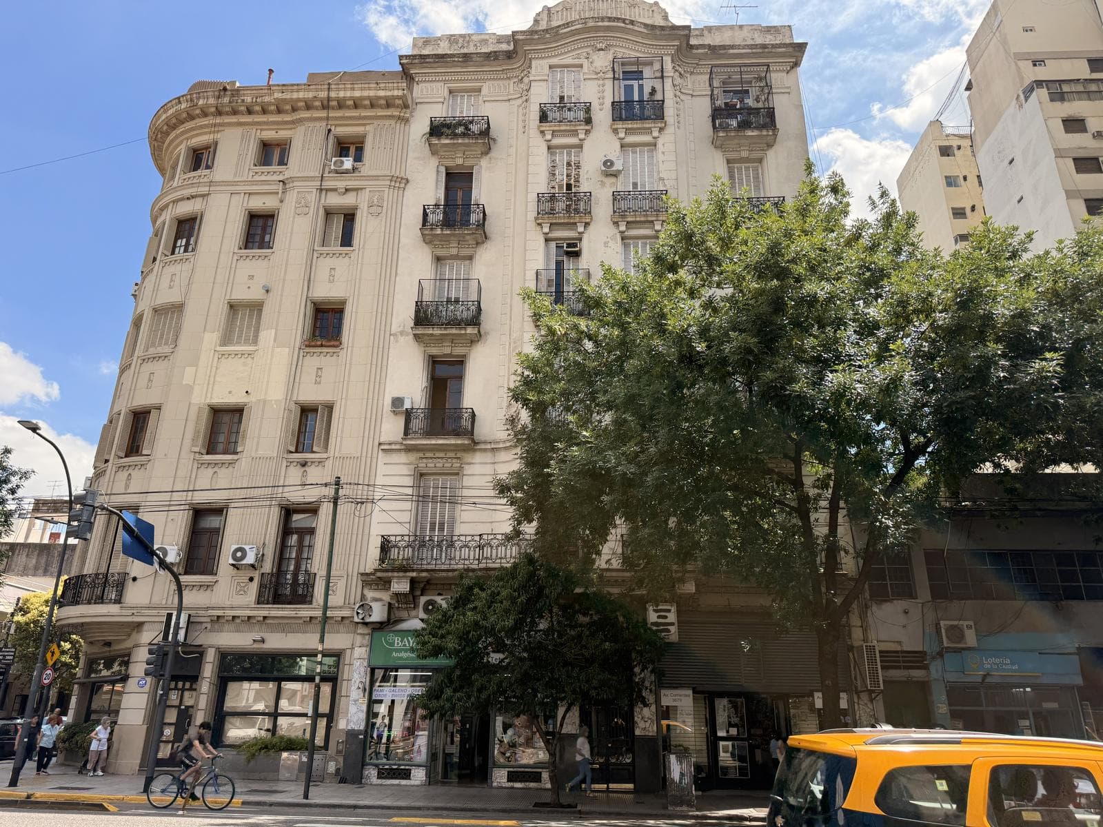 Great Deal! 3 1/2-room apartment in Almagro