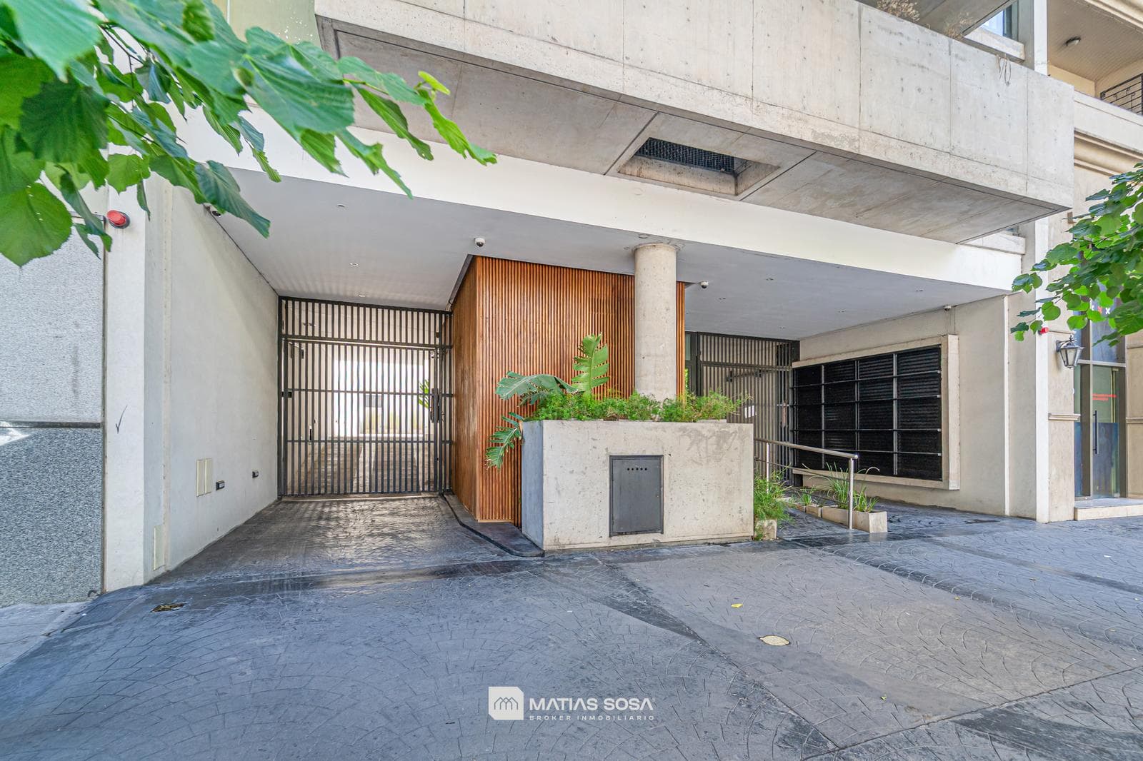 Venta - Departamento 2 ambientes - Balcon - Patio - Plaza Mitre