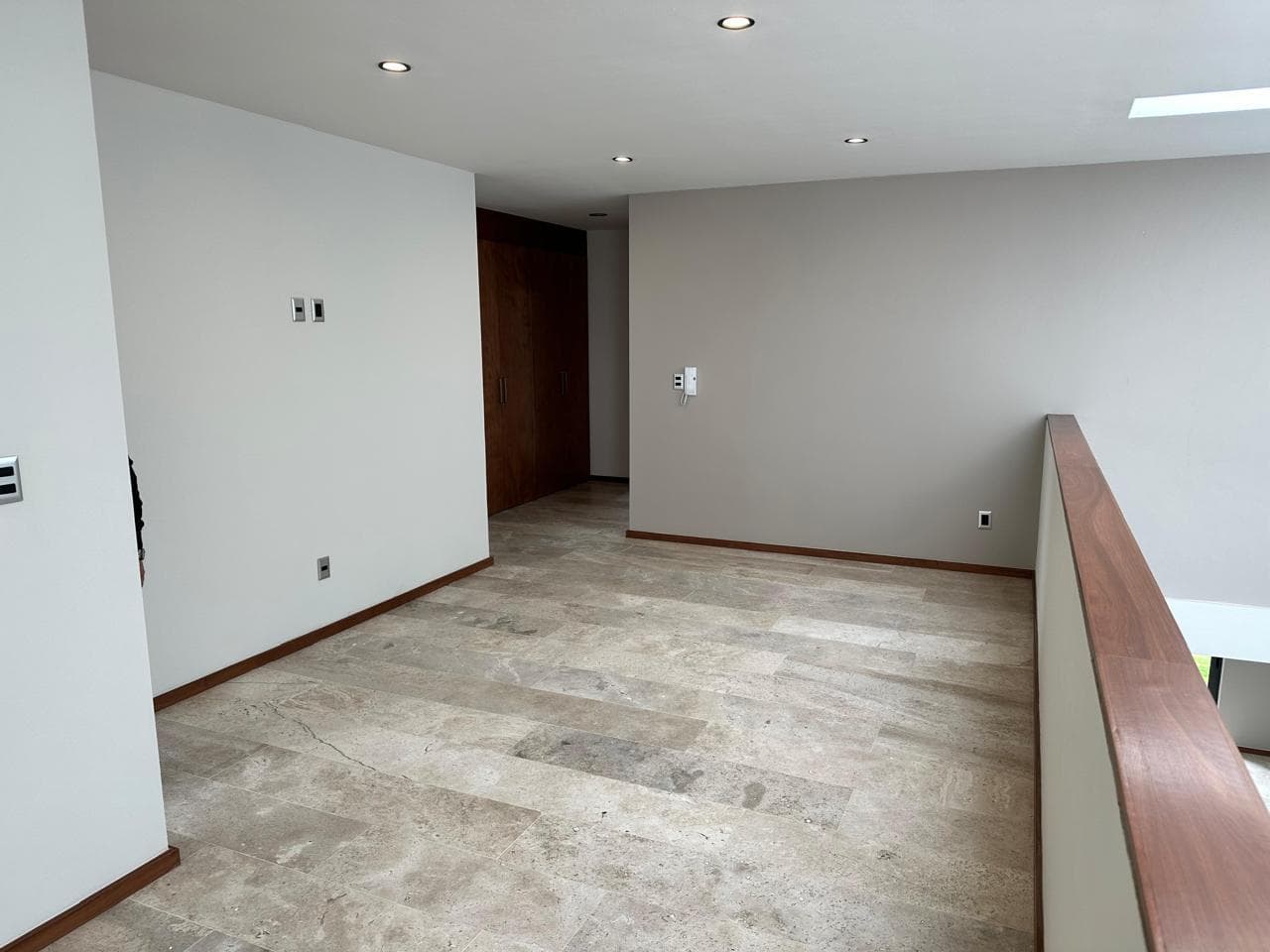 HOUSE FOR SALE IN SIERRA AZUL