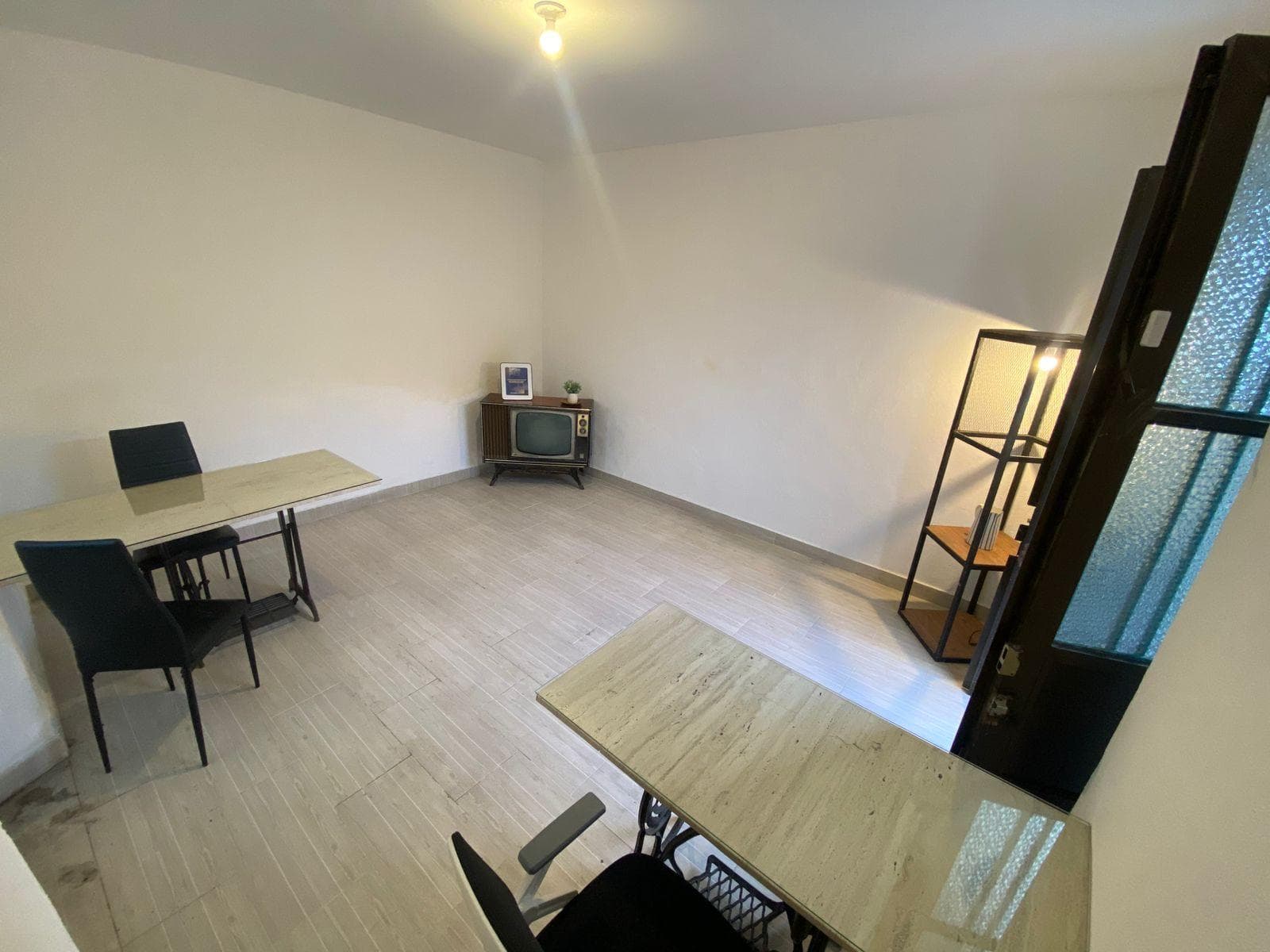 OFFICES FOR RENT WITH PARKING ON AV. CONSTITUCIÓN