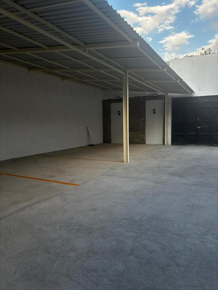 OFFICES FOR RENT WITH PARKING ON AV. CONSTITUCIÓN