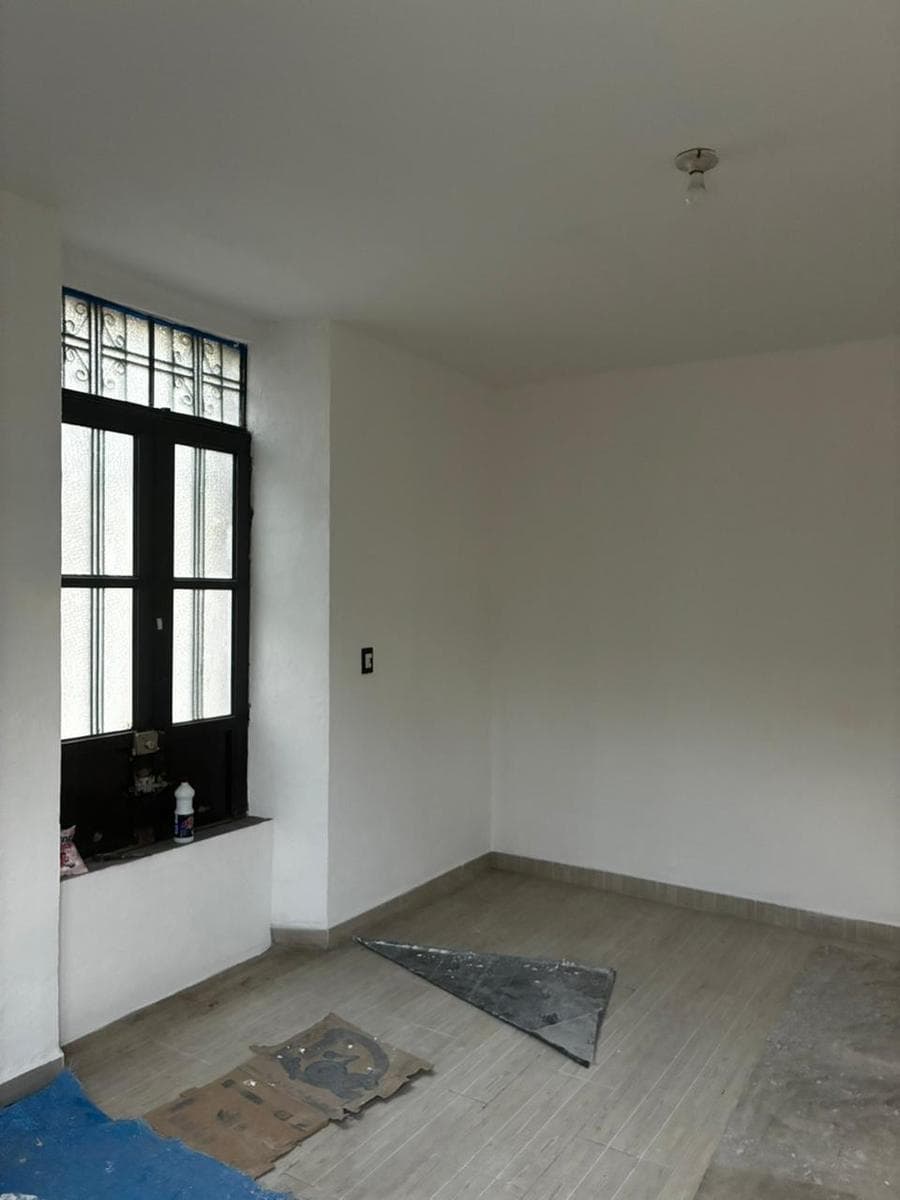 OFFICES FOR RENT WITH PARKING ON AV. CONSTITUCIÓN