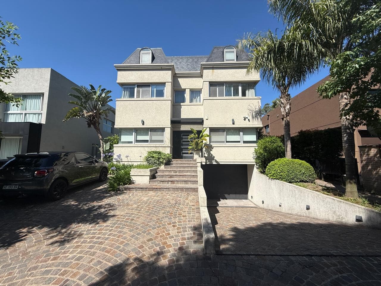 VENTA DE CASA 4 AMBIENTES CON PILETA EN BARRIO DORREGO QUILMES
