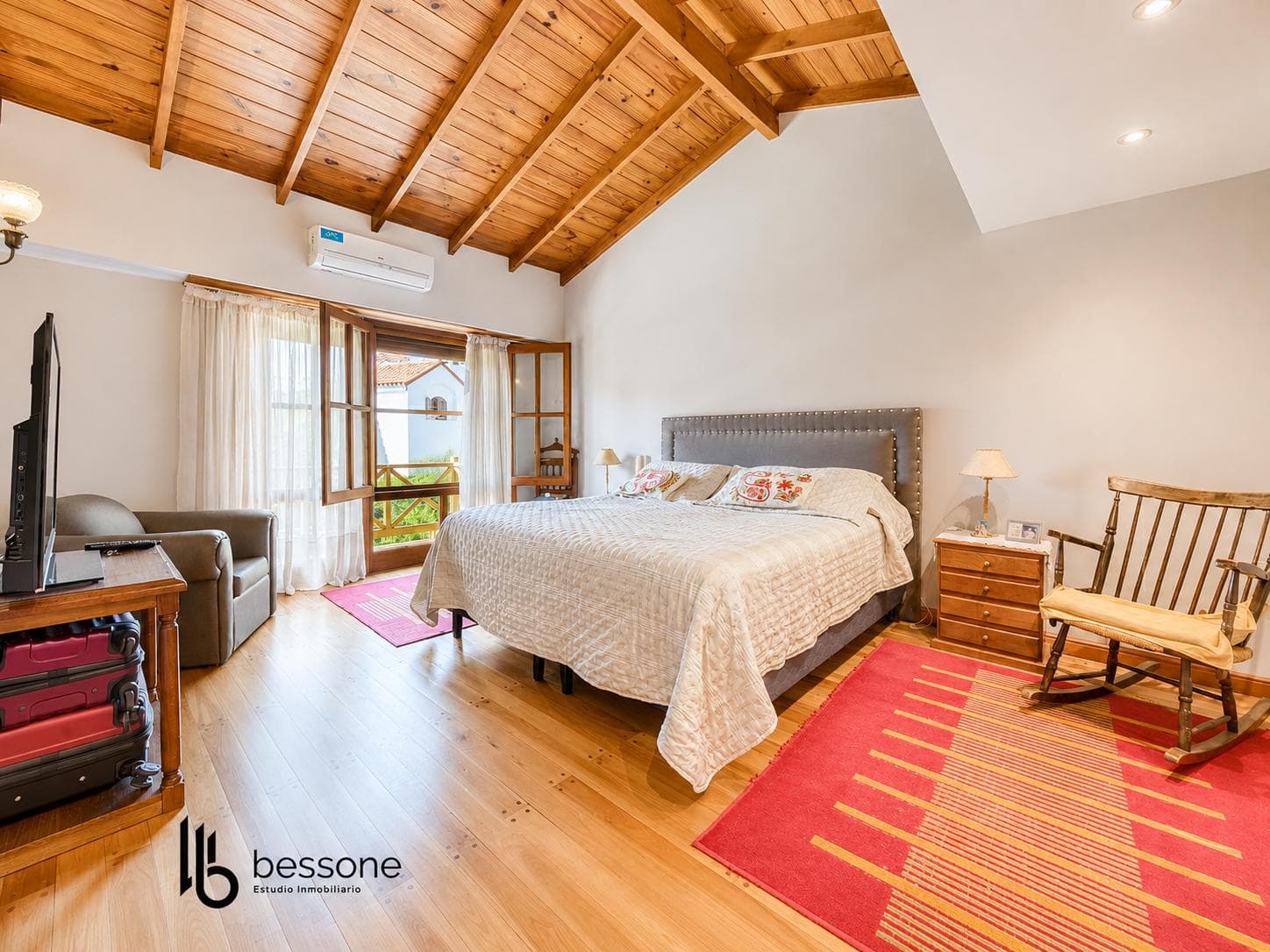 Modern-Style Villa with Pool and Barbecue Area, 5 Rooms, Pinos de Anchorena