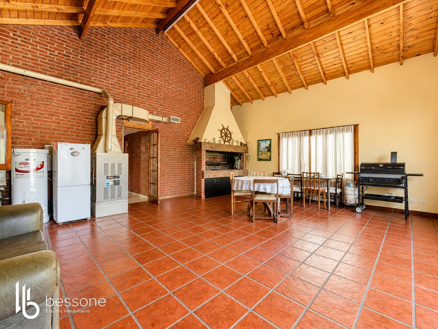 Modern-Style Villa with Pool and Barbecue Area, 5 Rooms, Pinos de Anchorena