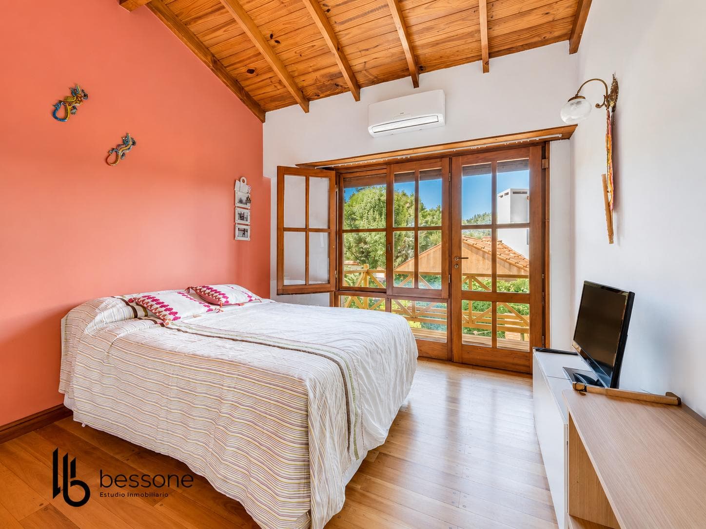 Modern-Style Villa with Pool and Barbecue Area, 5 Rooms, Pinos de Anchorena