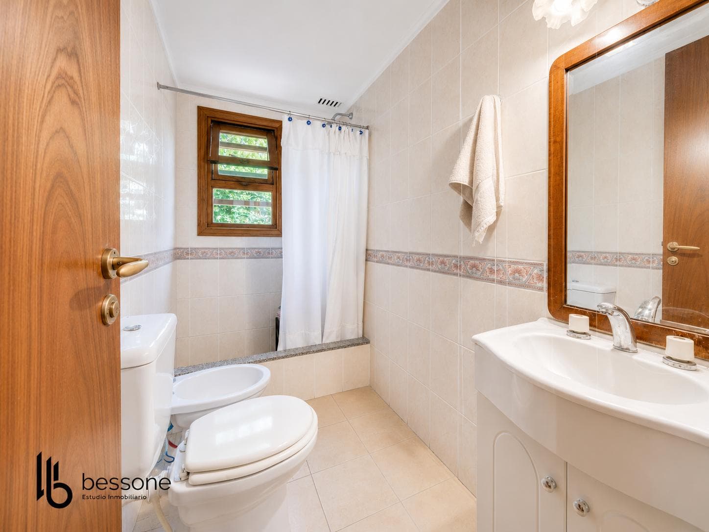 Modern-Style Villa with Pool and Barbecue Area, 5 Rooms, Pinos de Anchorena
