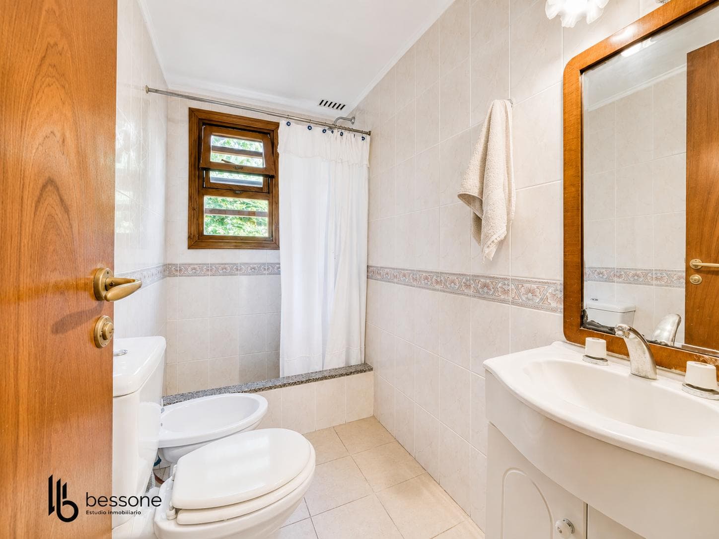 Modern-Style Villa with Pool and Barbecue Area, 5 Rooms, Pinos de Anchorena