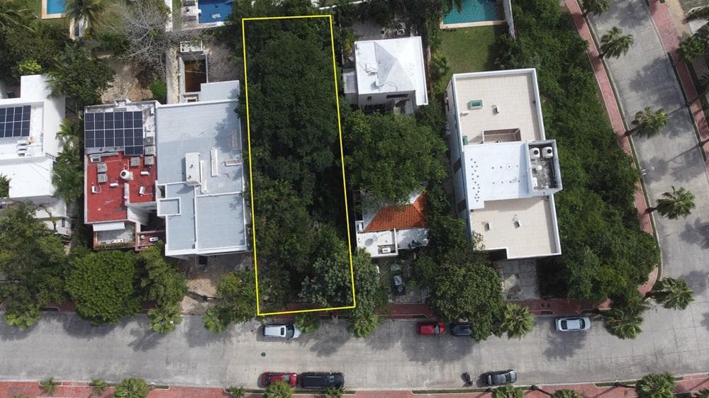 Residential Lot for Sale in Playa Magna, Playa del Carmen – 476 m² with Amenities