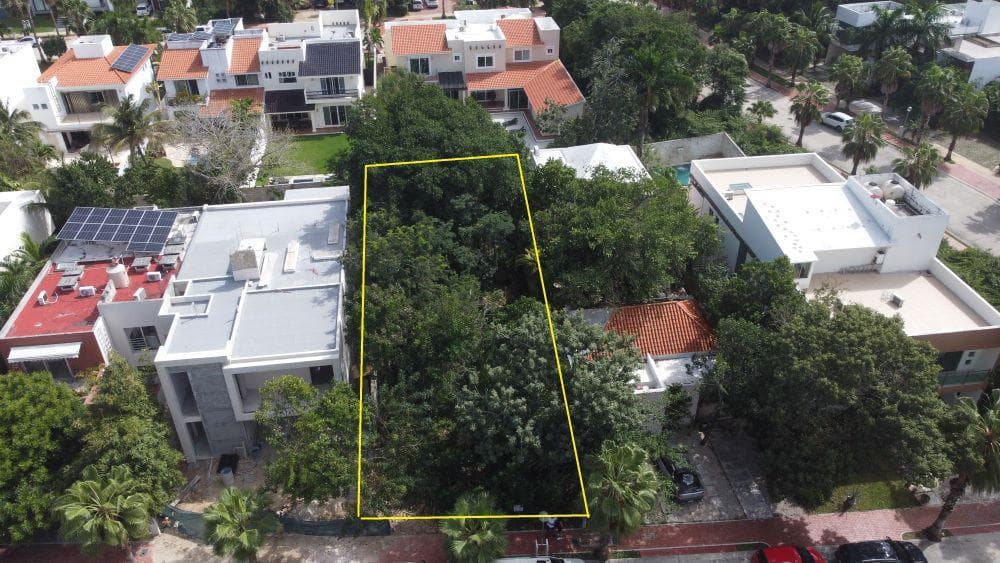 Residential Lot for Sale in Playa Magna, Playa del Carmen – 476 m² with Amenities