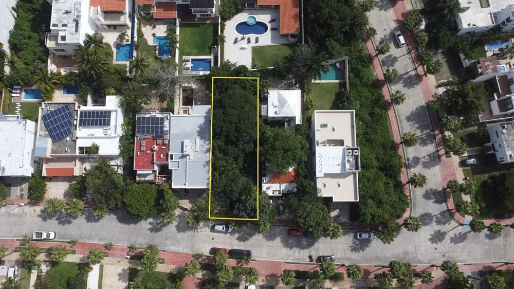 Residential Lot for Sale in Playa Magna, Playa del Carmen – 476 m² with Amenities