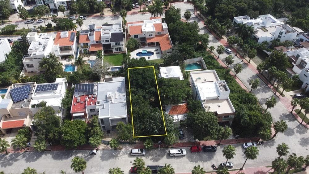 Residential Lot for Sale in Playa Magna, Playa del Carmen – 476 m² with Amenities