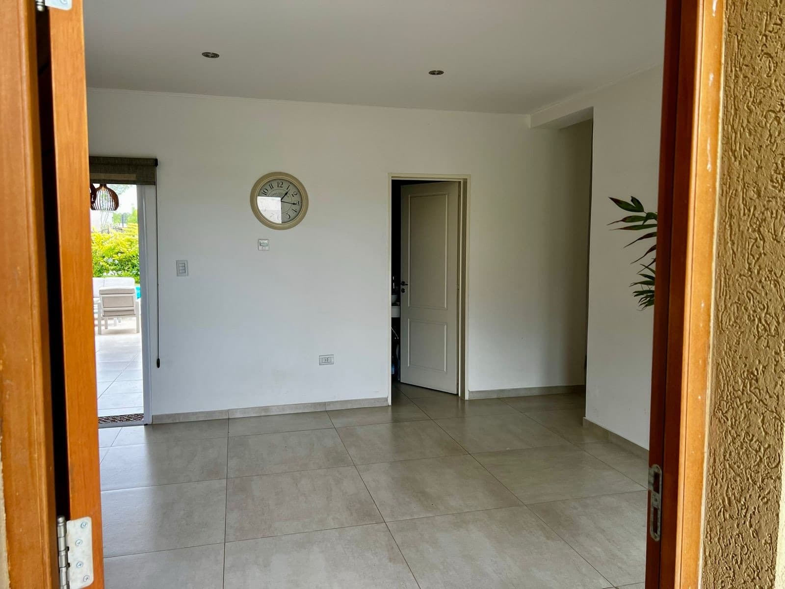 House for Sale: 5 Bedrooms, Pilar Del Este, S. Ramon; Garden, Barbecue Area, Pool