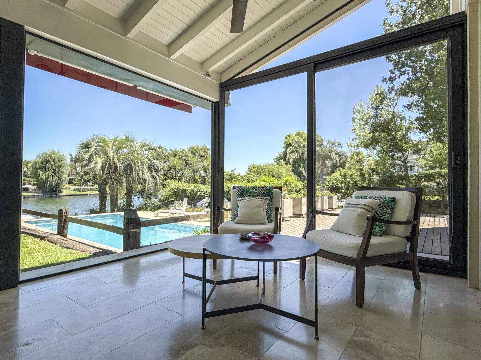 House for sale in the Castores a la Laguna neighborhood, Nordelta, Tigre