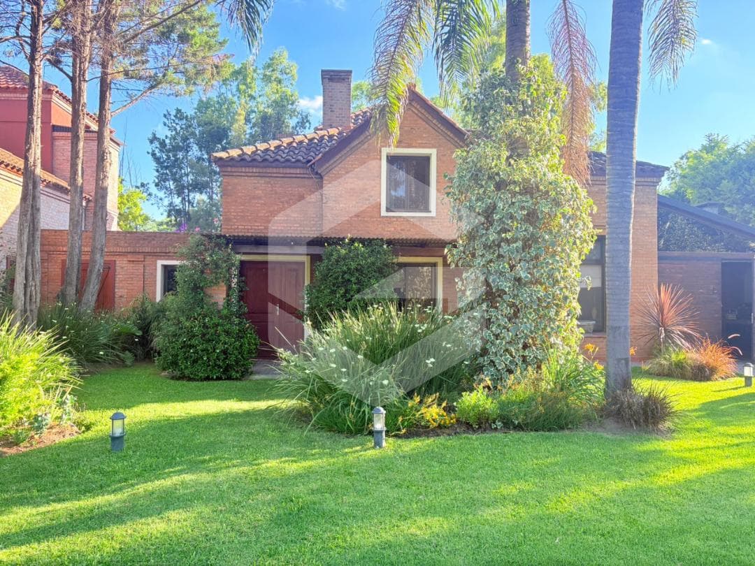 House in Roldán