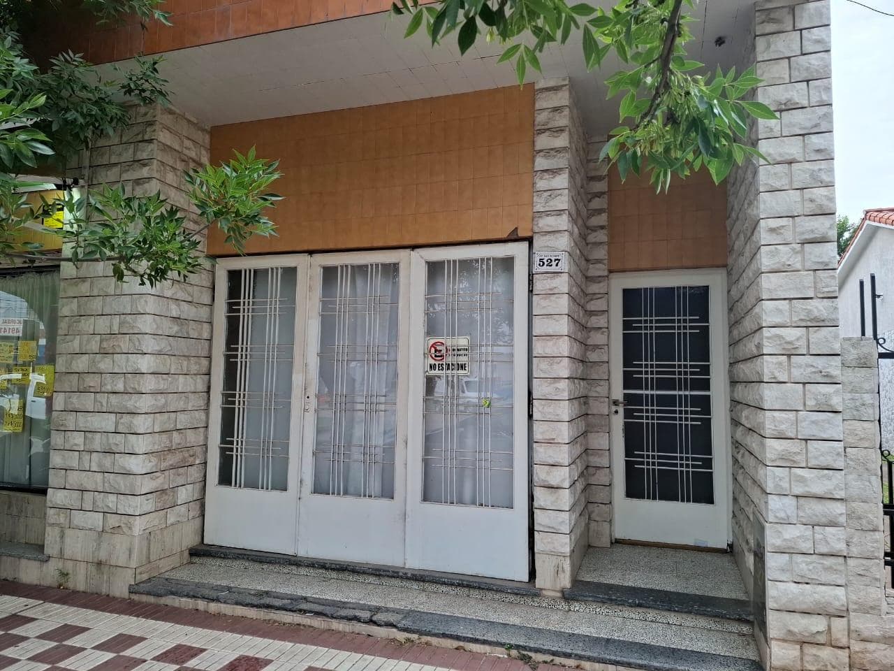 FOR SALE - House with commercial space and garage. Capitán Bermúdez, San Lorenzo.