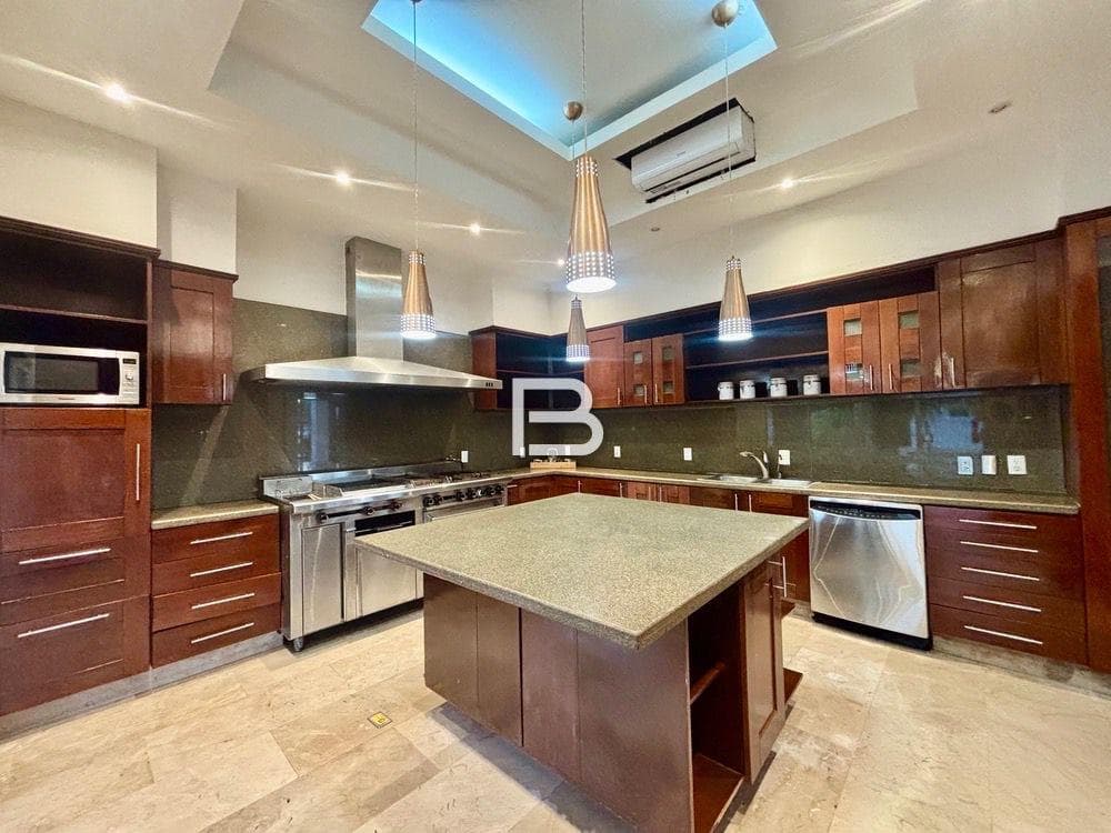 Unfurnished House for Rent in Isla Dorada