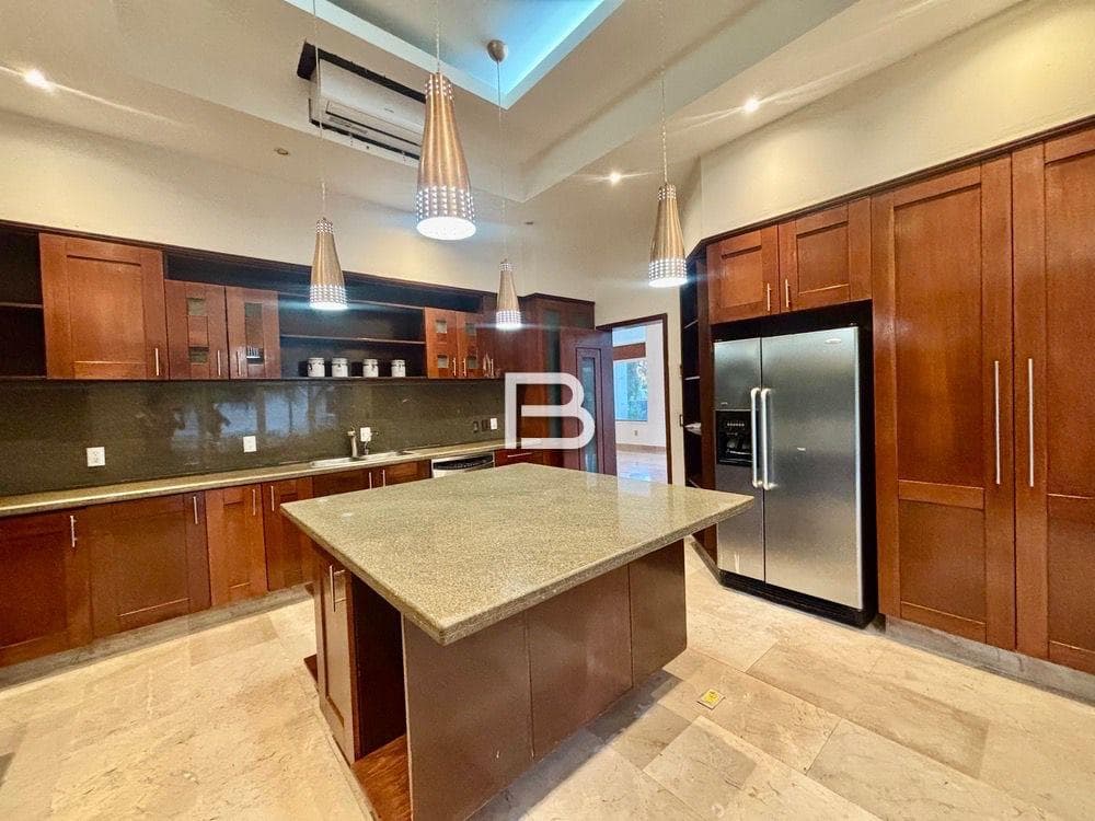 Unfurnished House for Rent in Isla Dorada
