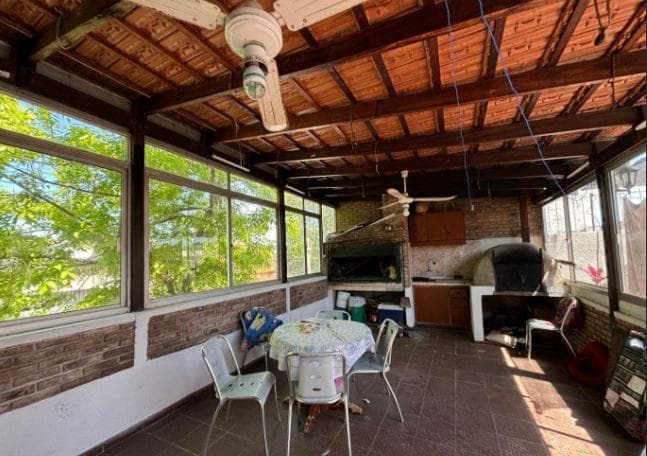 3-Bedroom House for Sale with Garage, Cordón: A Unique Investment Opportunity!