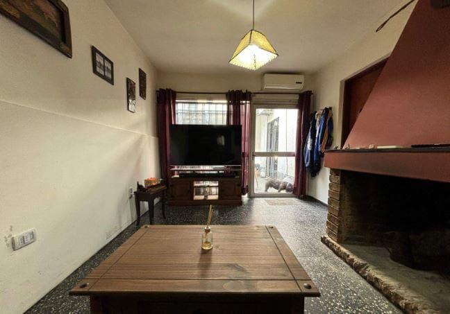 3-Bedroom House for Sale with Garage, Cordón: A Unique Investment Opportunity!