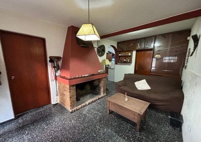 3-Bedroom House for Sale with Garage, Cordón: A Unique Investment Opportunity!
