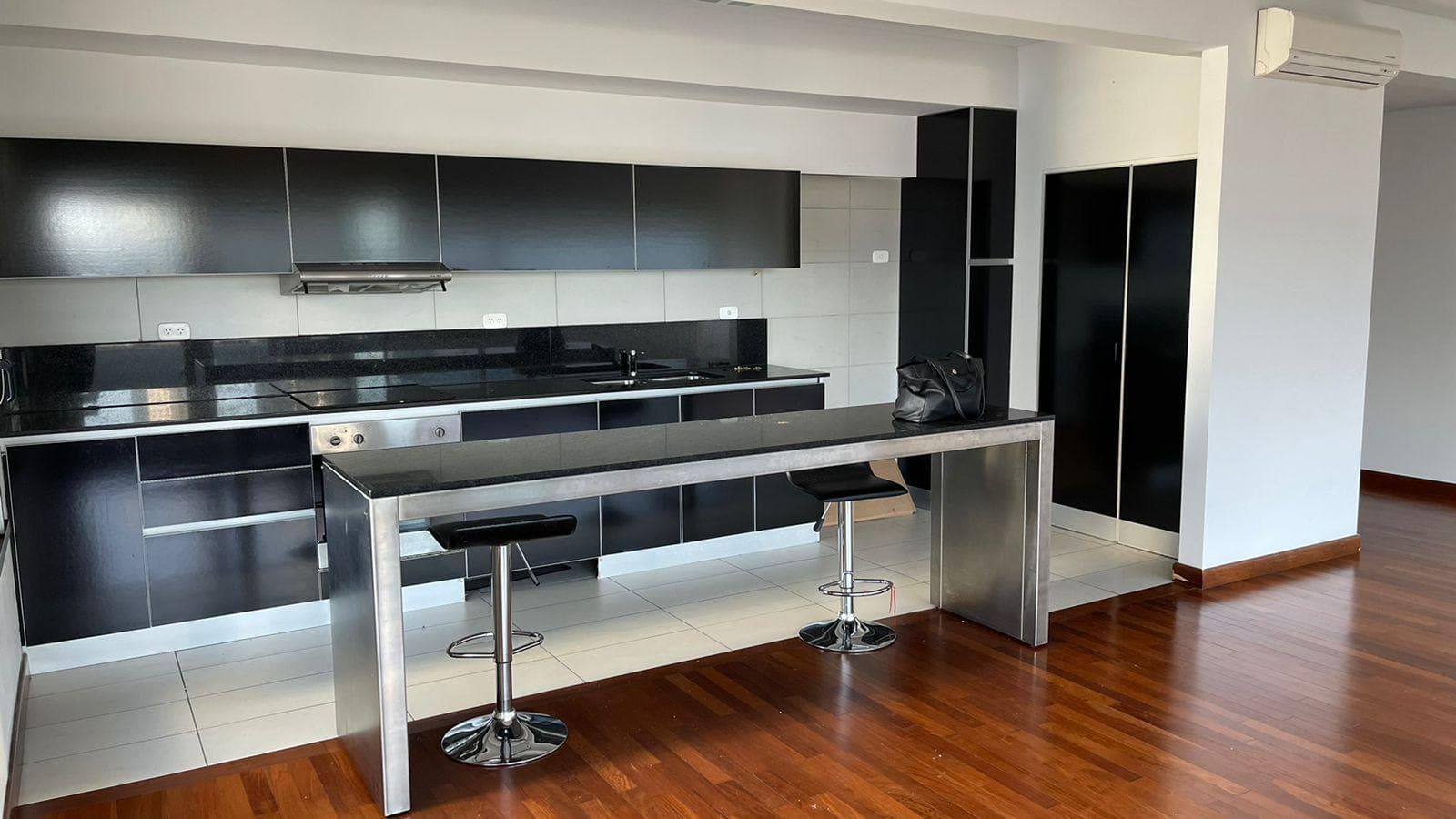 3-room apartment for rent with a garage—bright and spacious—in Zencity, Torre Ambar!!!!
