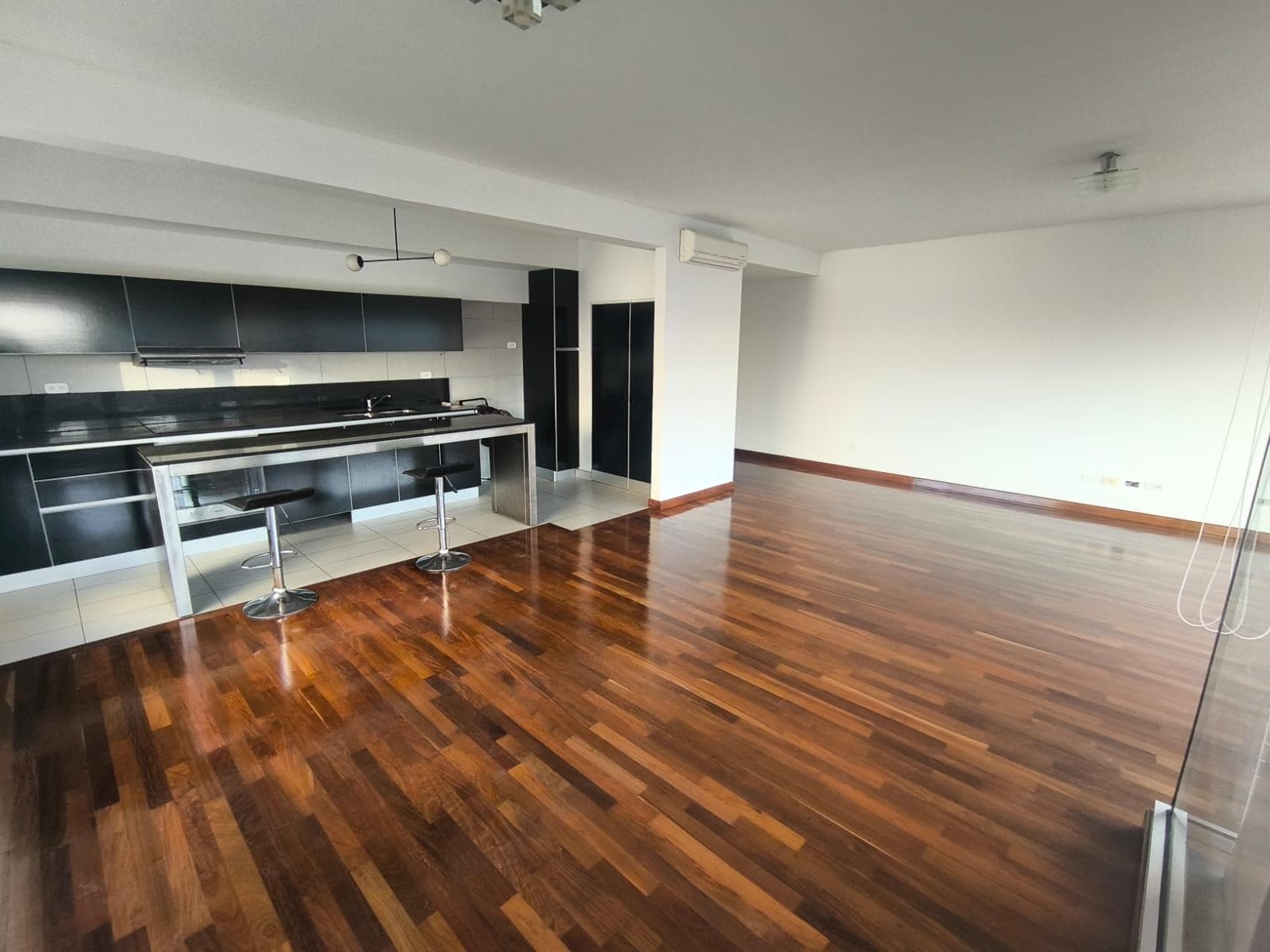 3-room apartment for rent with a garage—bright and spacious—in Zencity, Torre Ambar!!!!
