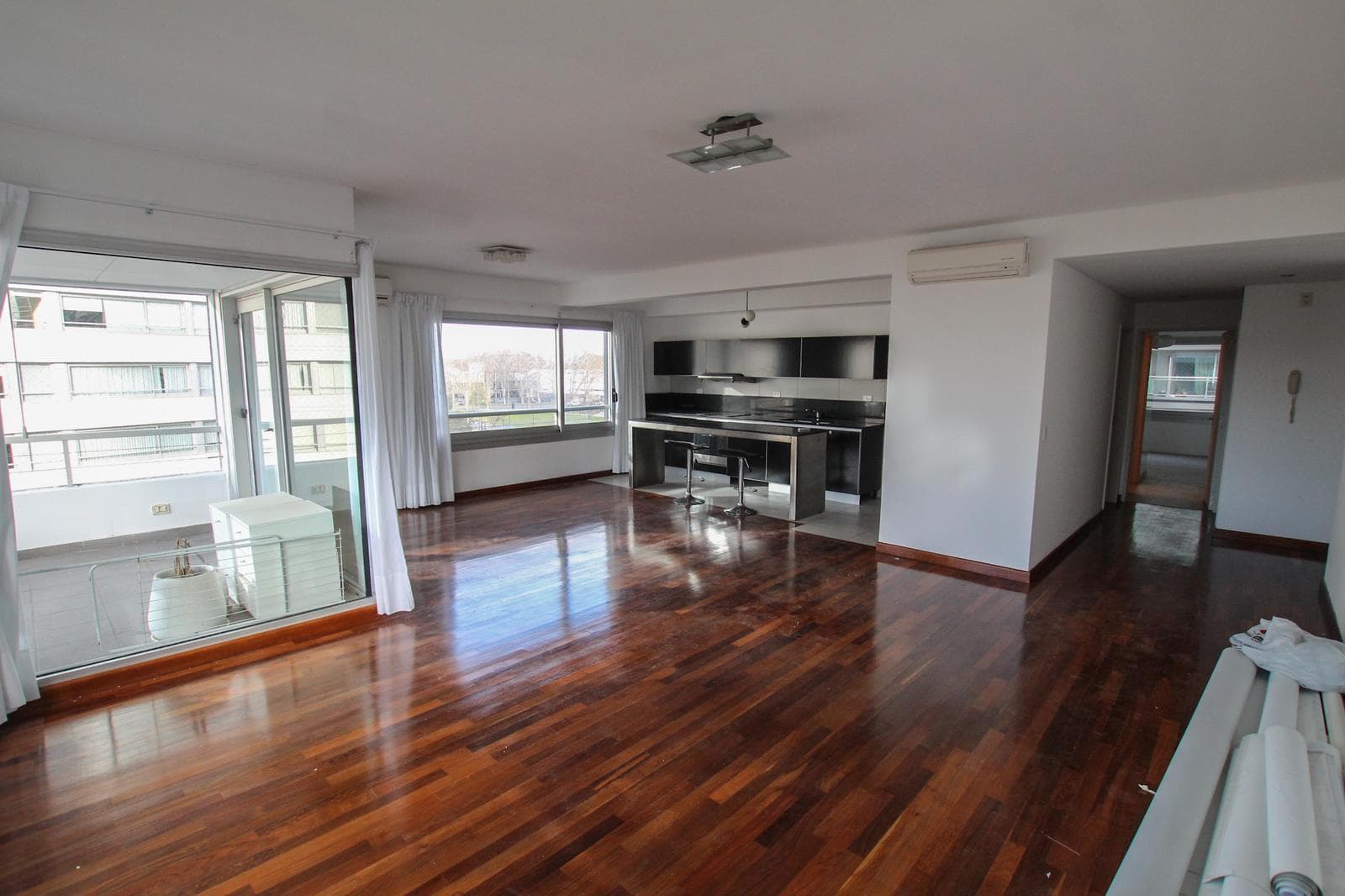 Depto Apto profesional, en alquiler de 3 ambientes con cochera ,luminoso, amplio en Zencity !!!!