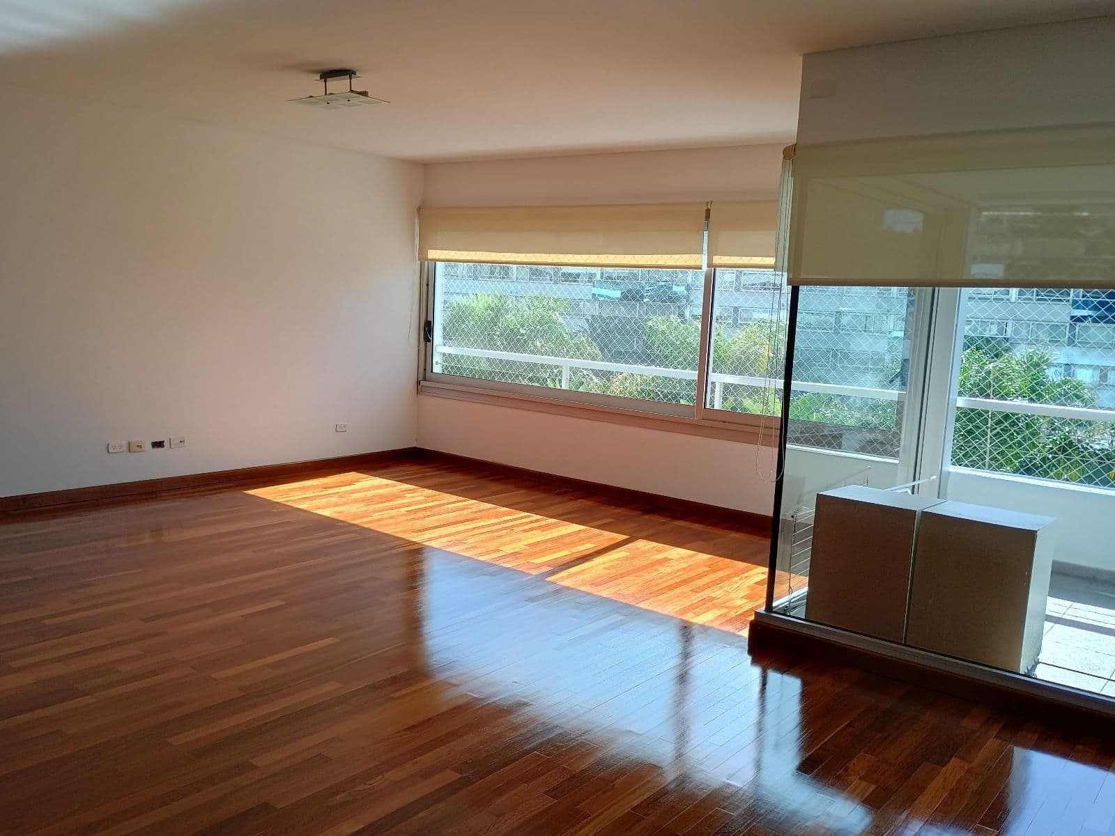 3-room apartment for rent with a garage—bright and spacious—in Zencity, Torre Ambar!!!!