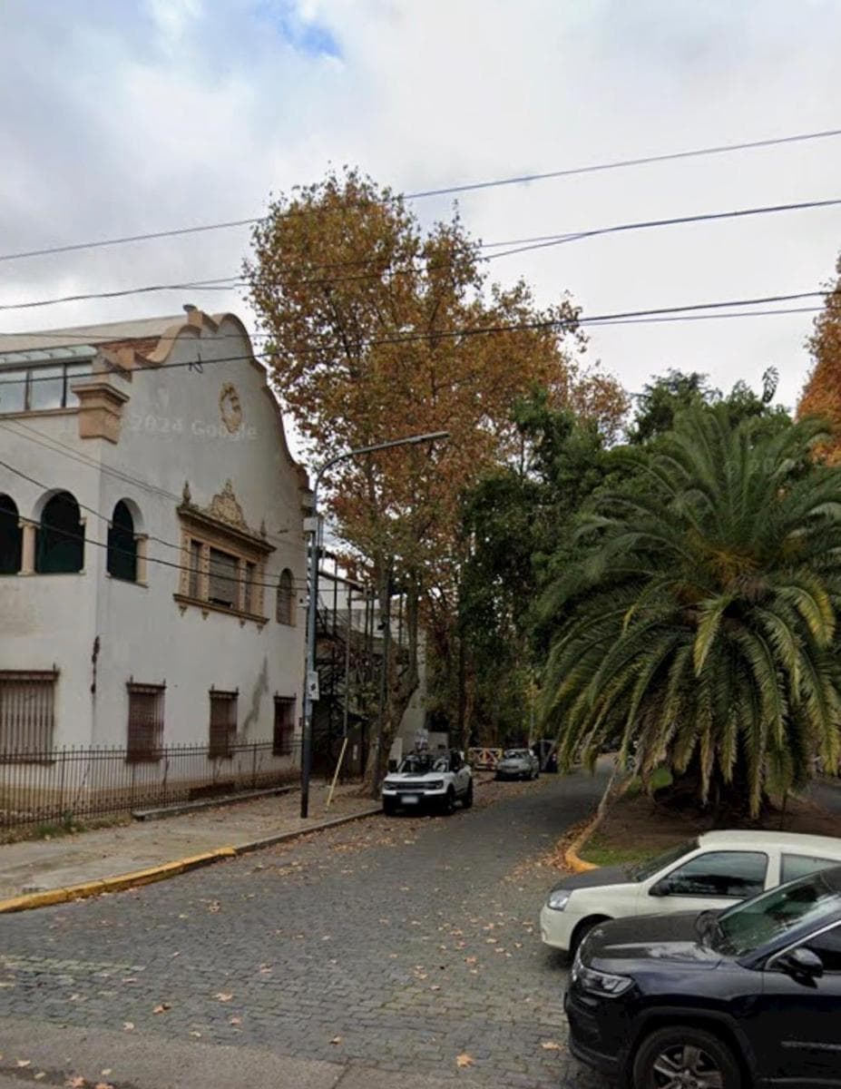 Casona on the Corner for Rent - A Culinary Gem in the Heart of Villa Devoto