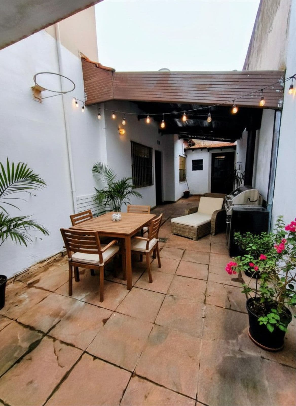House for sale in José León Suárez, near the train station and Márquez; 3 bedrooms with a patio and a double garage