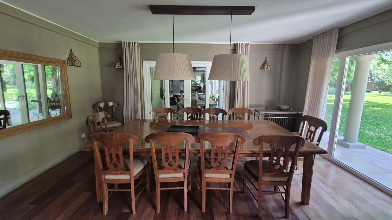 House for Sale - Large 3,000 m² Lot in Pacheco - Financing Available