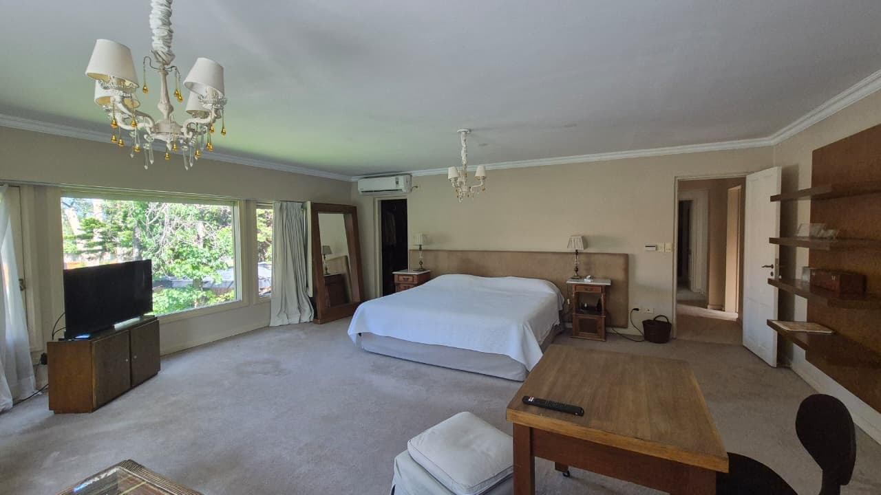 House for Sale - Large 3,000 m² Lot in Pacheco - Financing Available