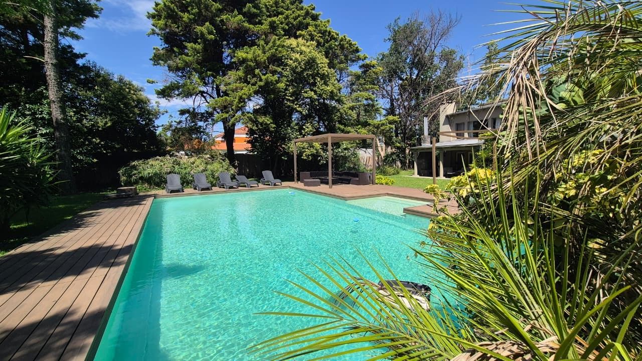 House for Sale - Large 3,000 m² Lot in Pacheco - Financing Available