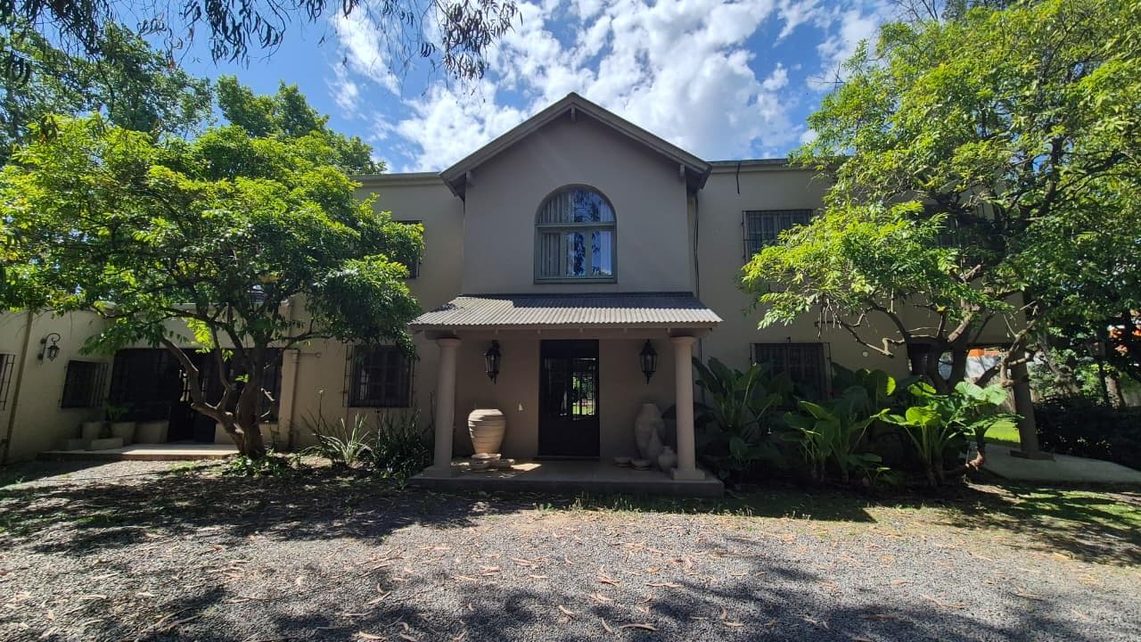 House for Sale - Large 3,000 m² Lot in Pacheco - Financing Available