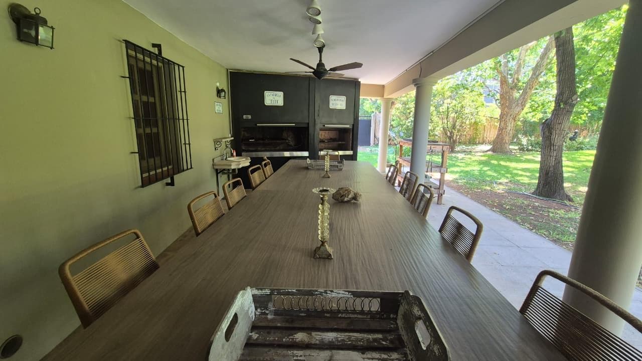House for Sale - Large 3,000 m² Lot in Pacheco - Financing Available