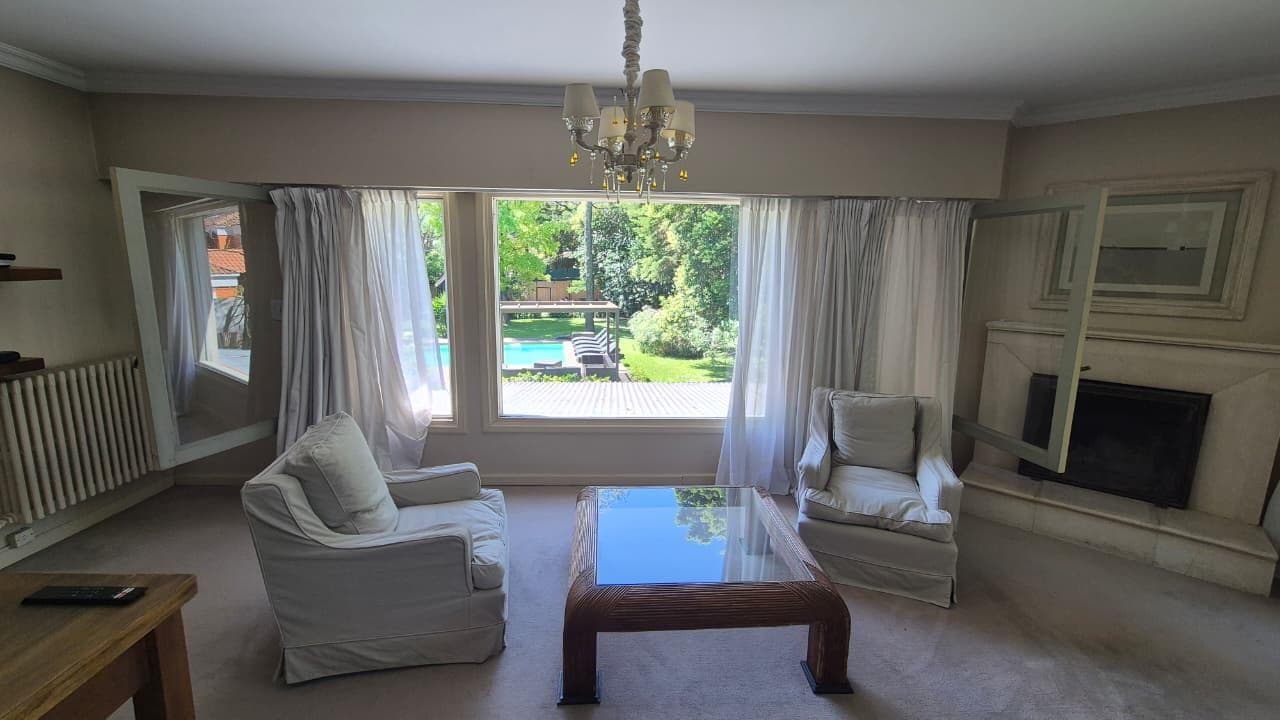 House for Sale - Large 3,000 m² Lot in Pacheco - Financing Available