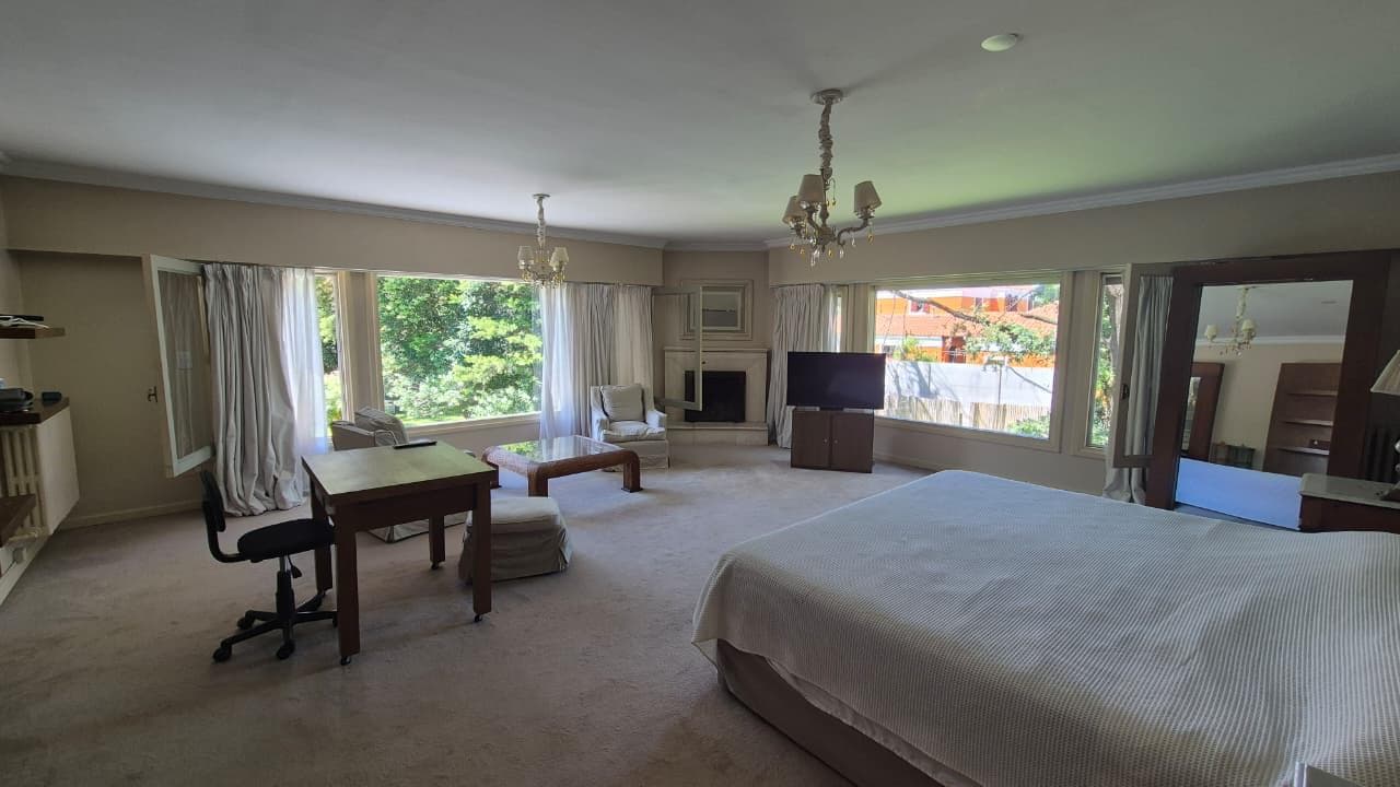 House for Sale - Large 3,000 m² Lot in Pacheco - Financing Available