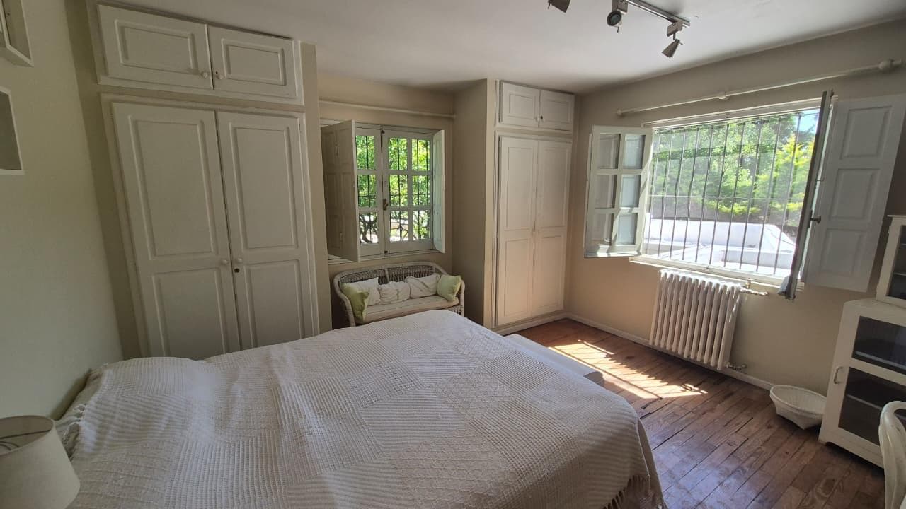 House for Sale - Large 3,000 m² Lot in Pacheco - Financing Available