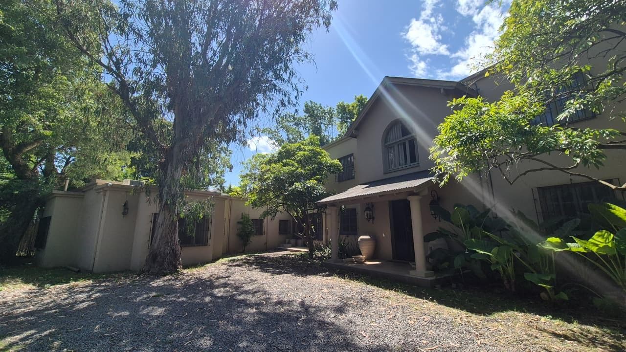 House for Sale - Large 3,000 m² Lot in Pacheco - Financing Available