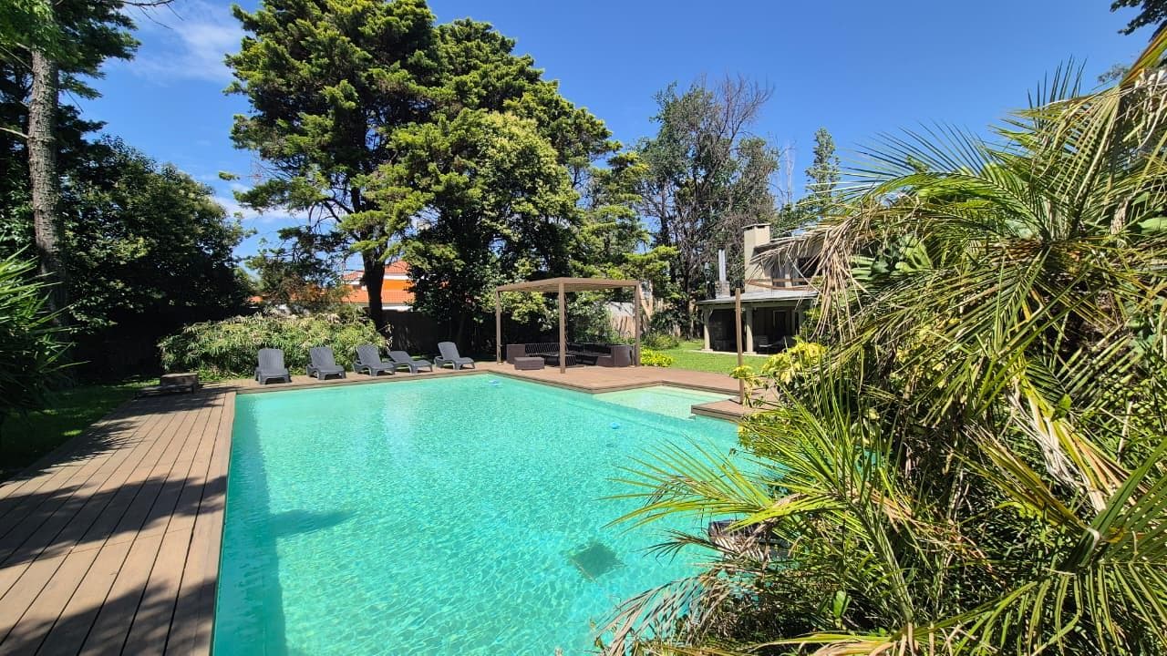 House for Sale - Large 3,000 m² Lot in Pacheco - Financing Available