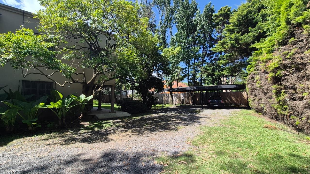 House for Sale - Large 3,000 m² Lot in Pacheco - Financing Available